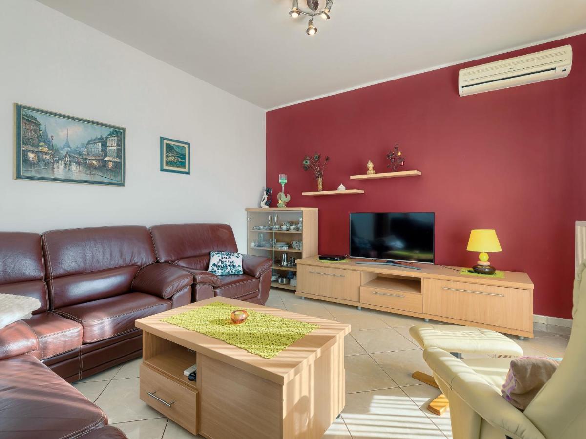 Apartment Laura Galižana Extérieur photo